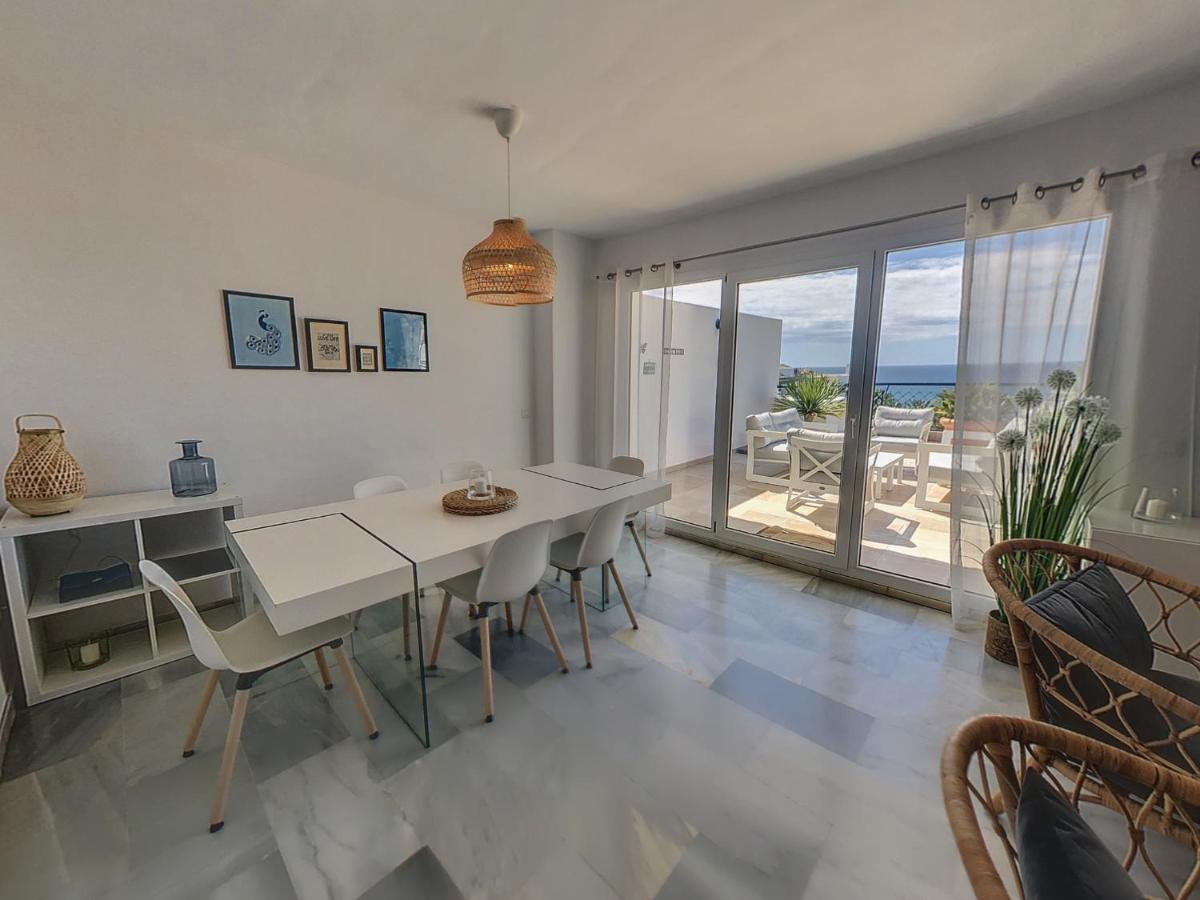 Frontline Beach Penthouse In Mi Capricho Sitio de Calahonda Екстериор снимка