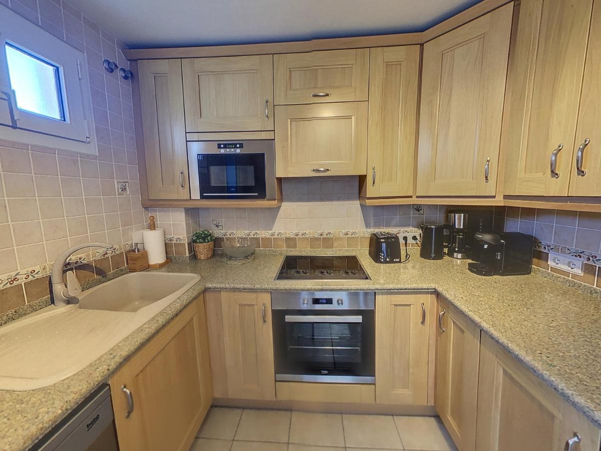 Frontline Beach Penthouse In Mi Capricho Sitio de Calahonda Екстериор снимка