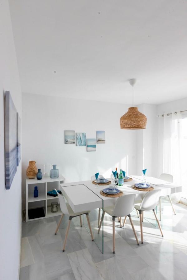 Frontline Beach Penthouse In Mi Capricho Sitio de Calahonda Екстериор снимка