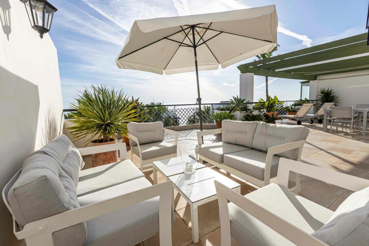 Frontline Beach Penthouse In Mi Capricho Sitio de Calahonda Екстериор снимка