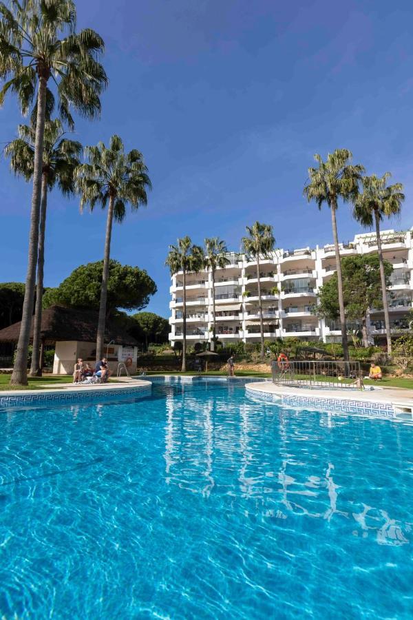Frontline Beach Penthouse In Mi Capricho Sitio de Calahonda Екстериор снимка
