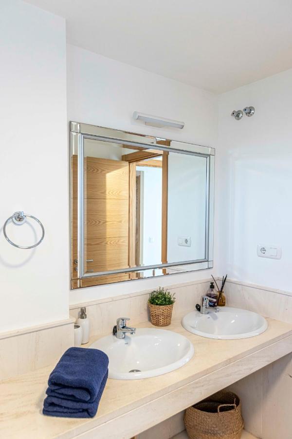 Frontline Beach Penthouse In Mi Capricho Sitio de Calahonda Екстериор снимка
